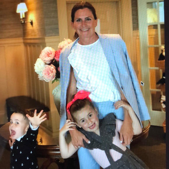 Meet your Posher, Julie - Picture 2 of 2